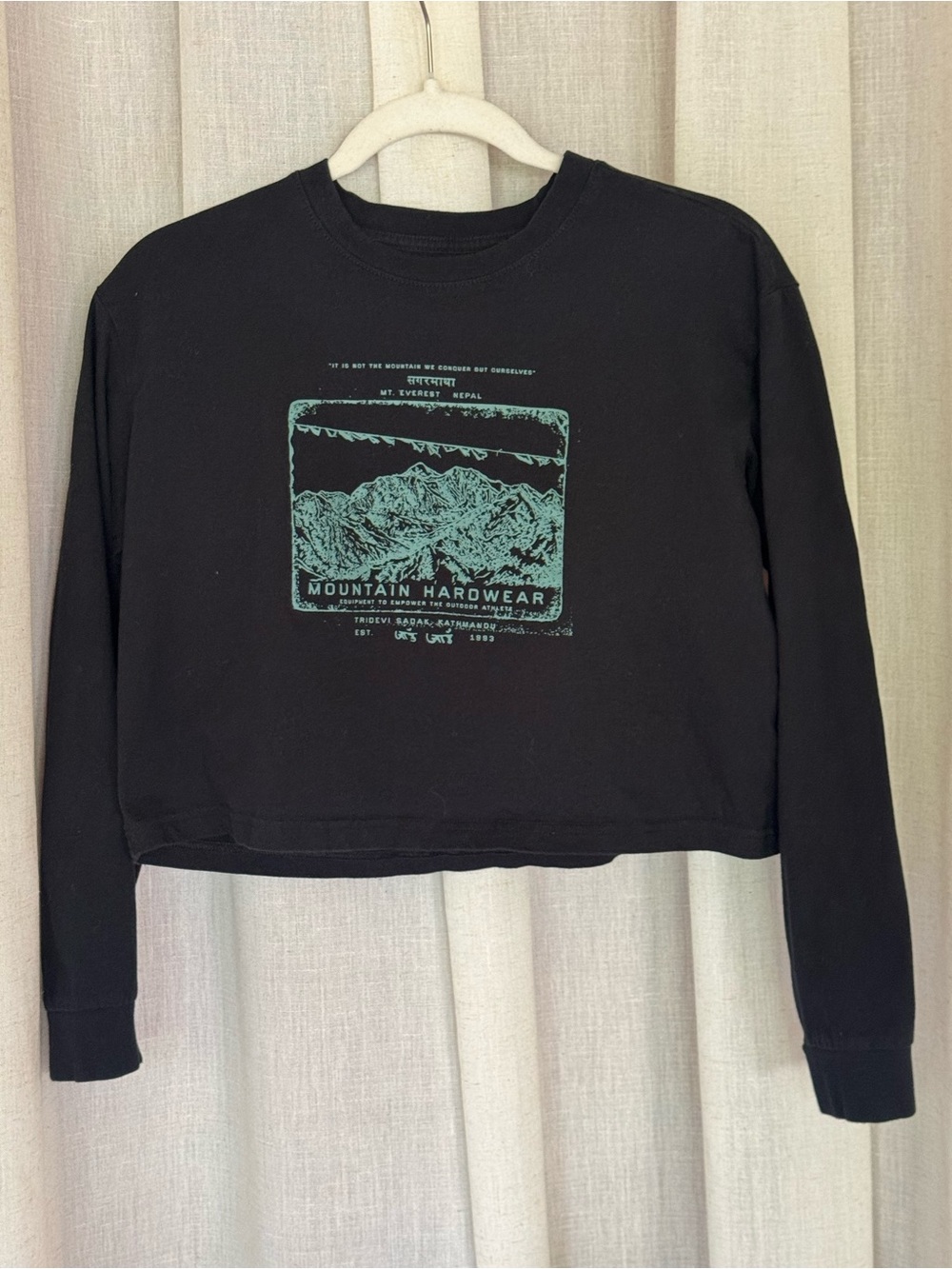 Mountain Hardware Mt Everest Black Cropped 100% Cotton Long Sleeve Tee Size XS